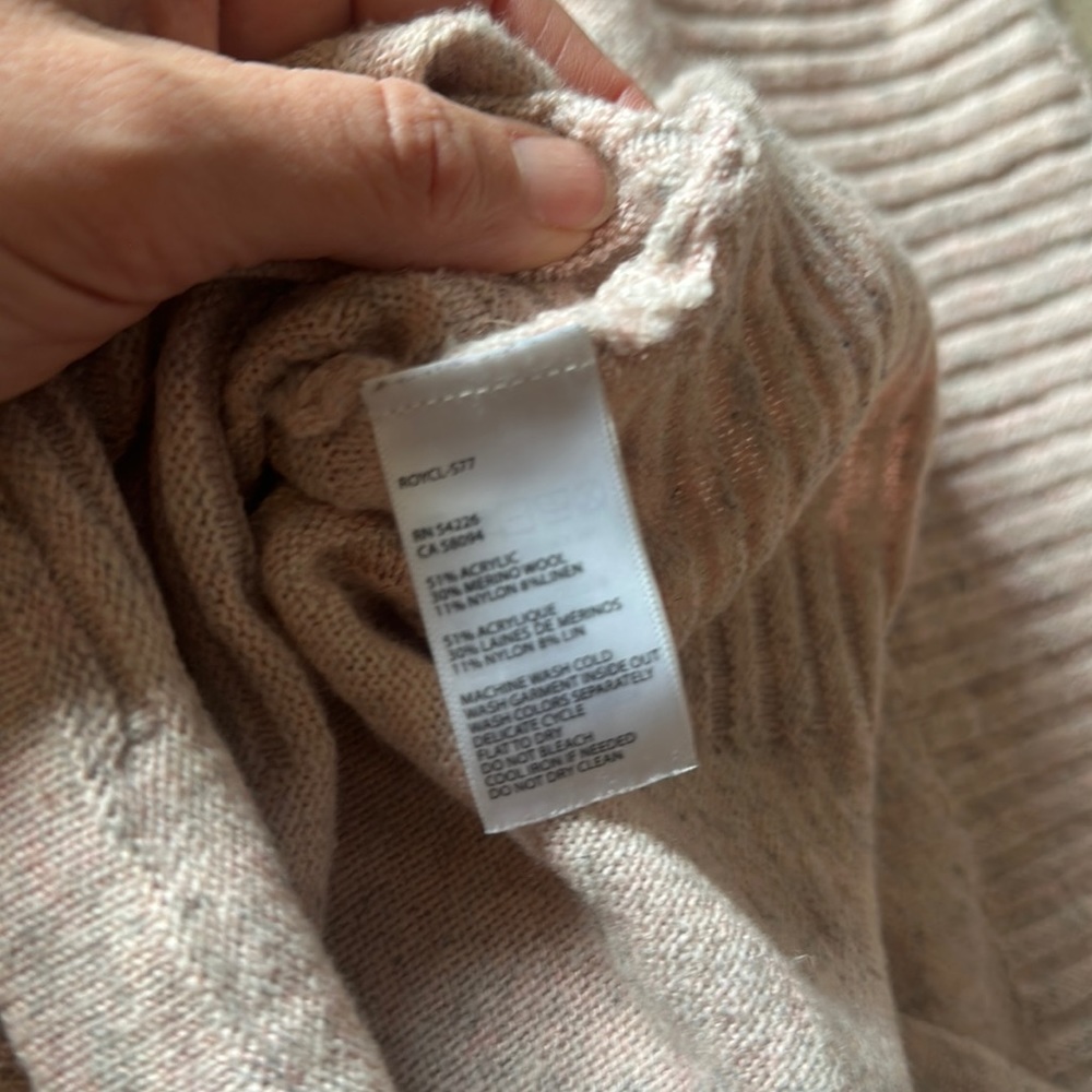 Sweater - Picture 9 of 9